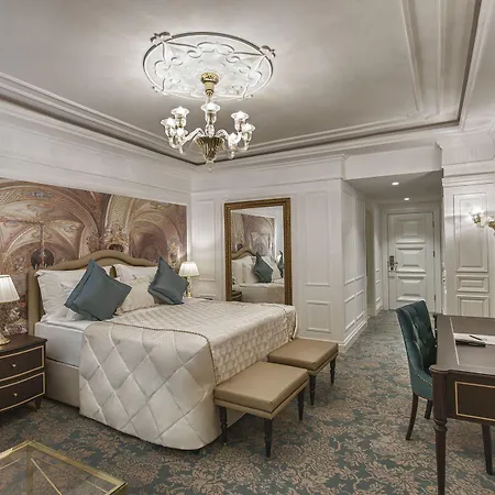 Kaya Artemis & Casino Hotel 5*